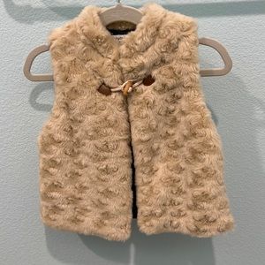 Zara furry vest size 2/3